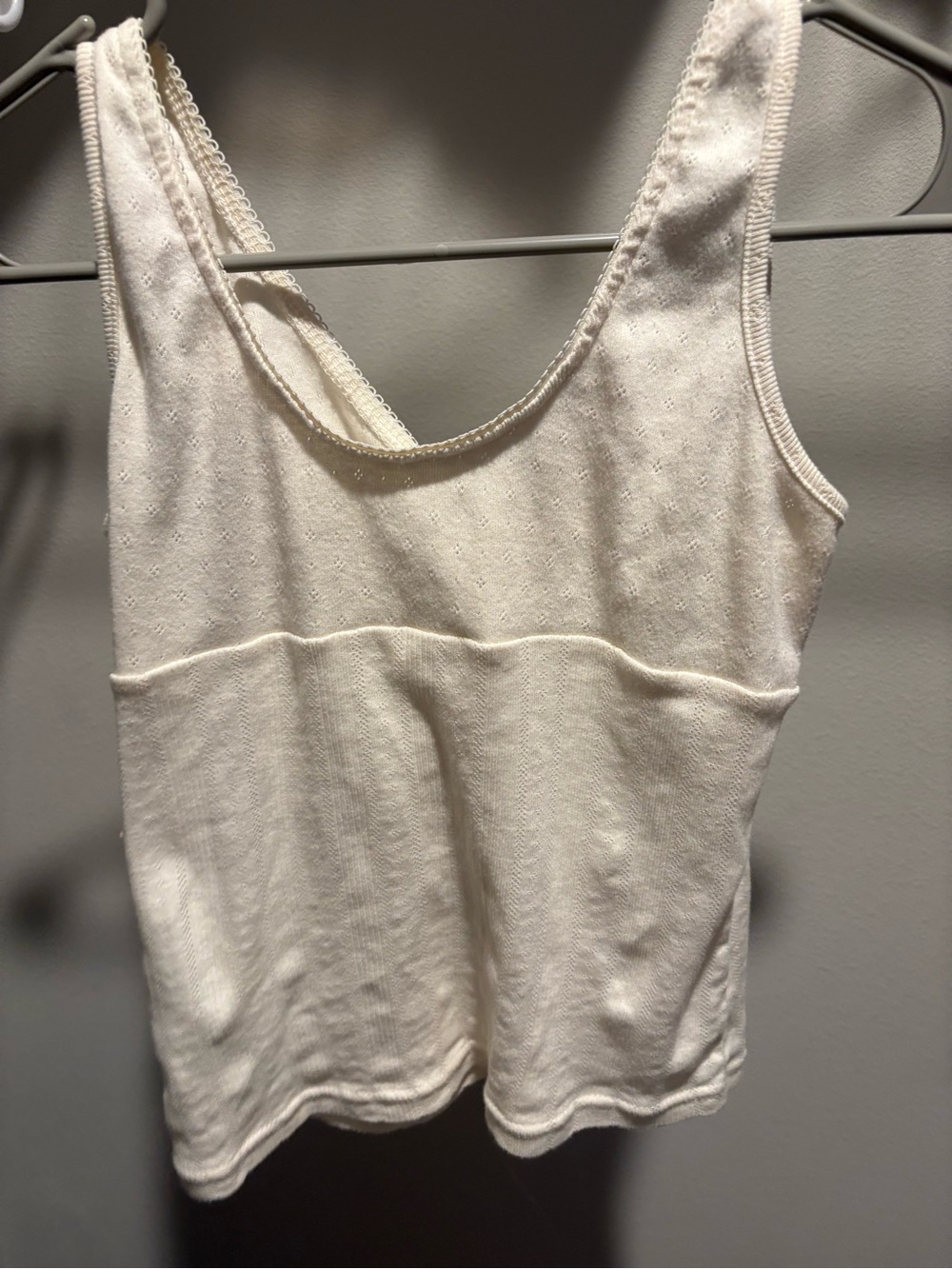 Cream Ribbed V neck Tank - Picture 2 of 3
